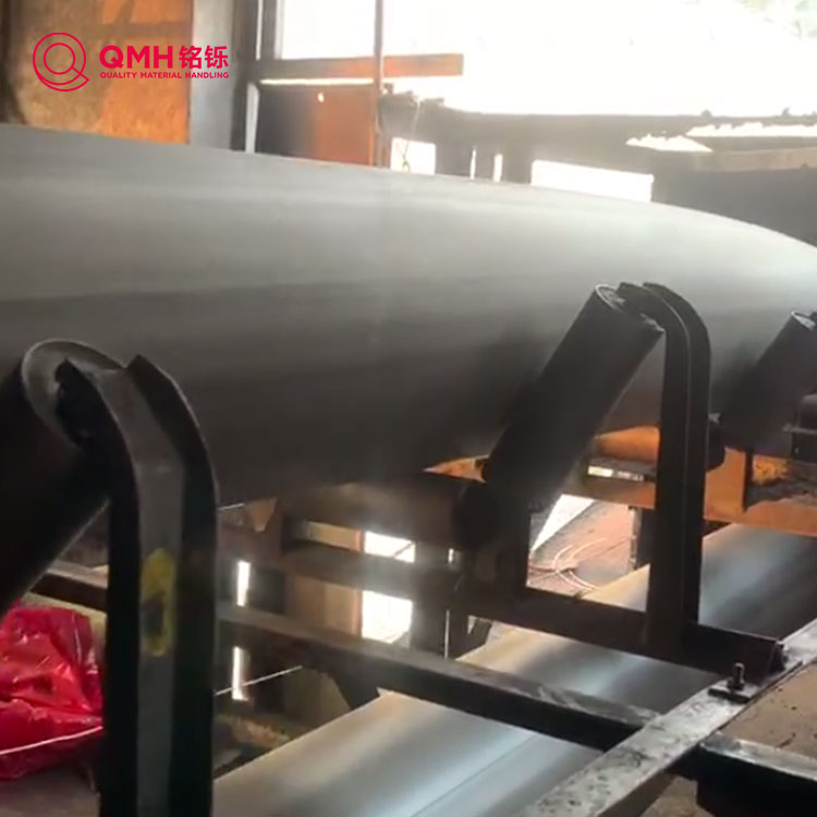 Correia transportadora de tubo